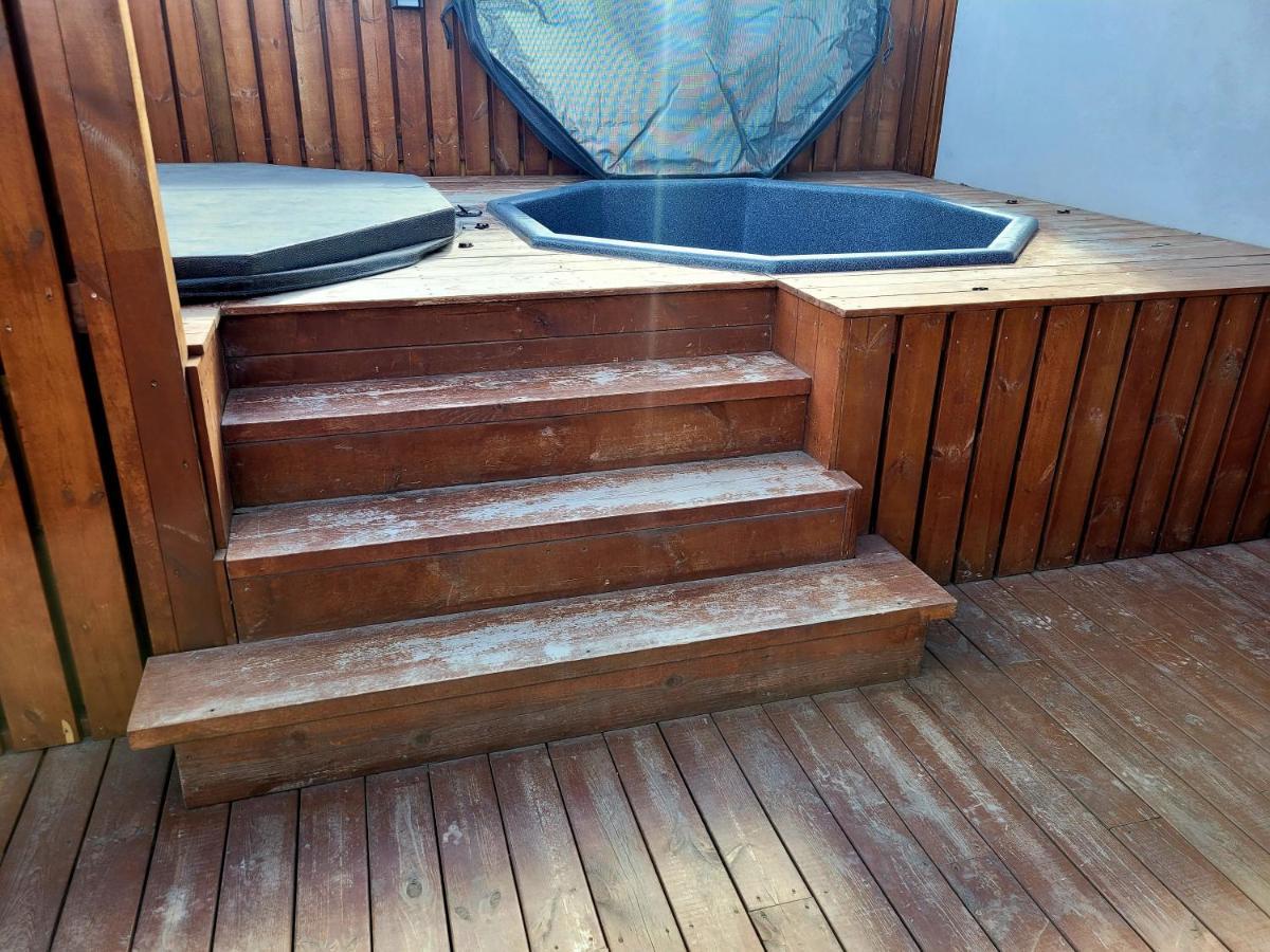 Ak Rentals, With Hot Tubs Akureyri Kültér fotó