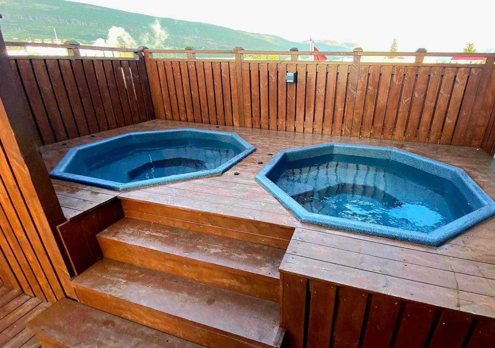 Ak Rentals, With Hot Tubs Akureyri Kültér fotó